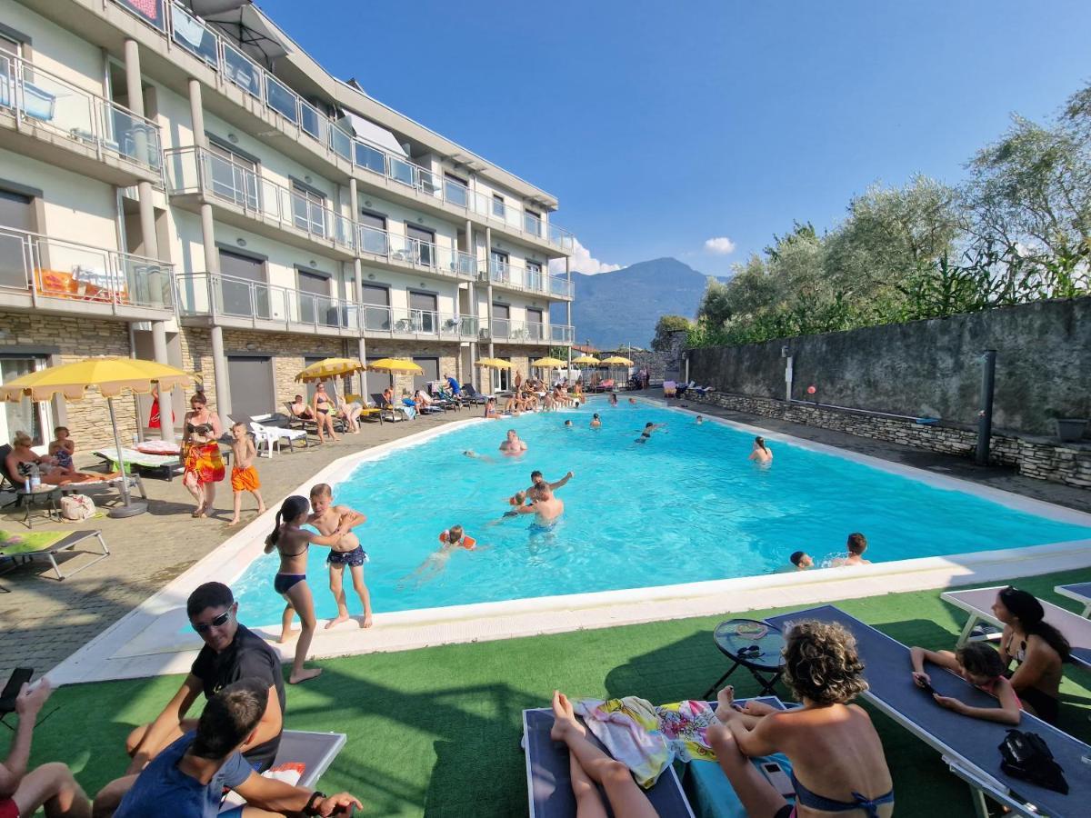 Hotel Residence Alessandra Домасо Екстериор снимка